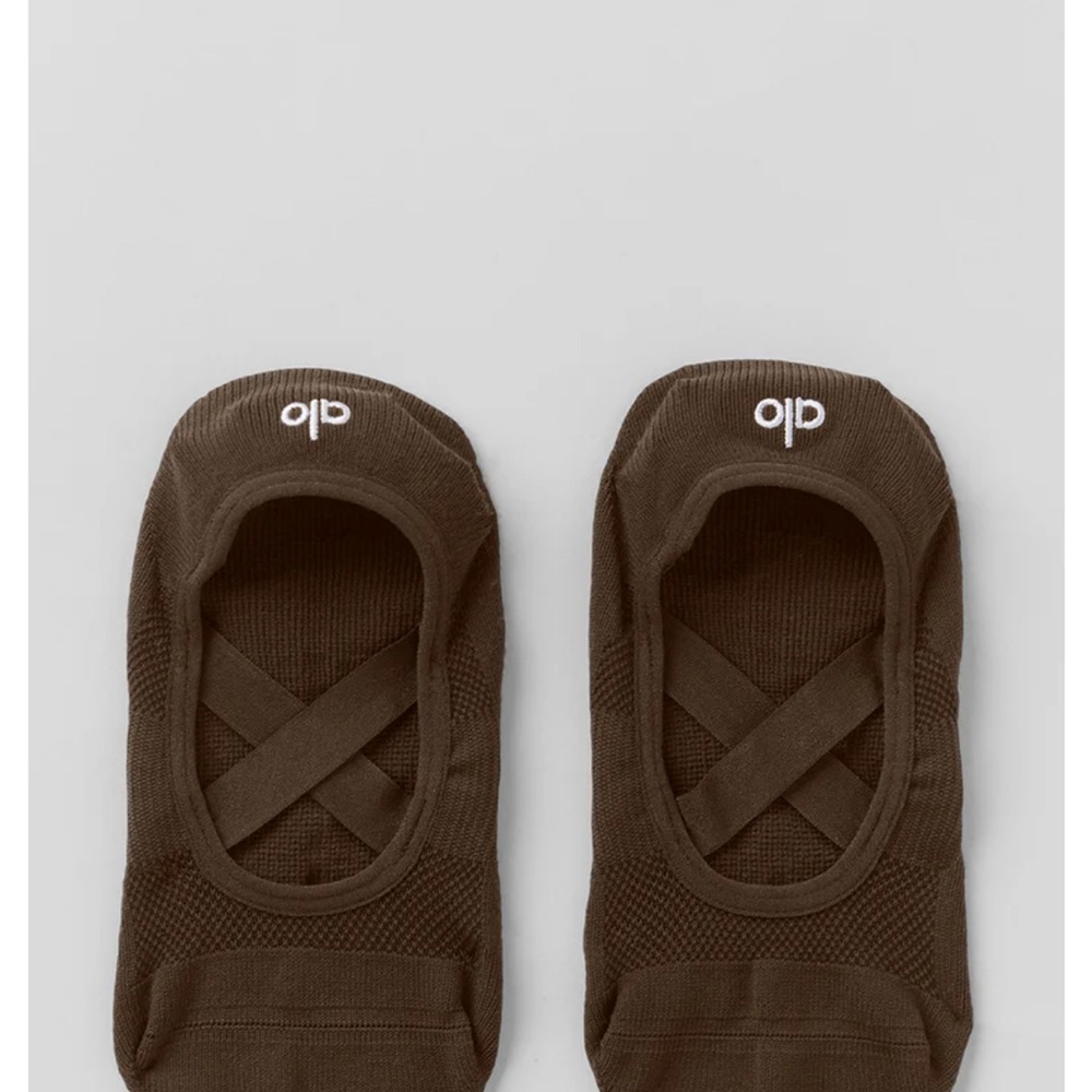 ALO Yoga Chocolate Brown No-Show Socks